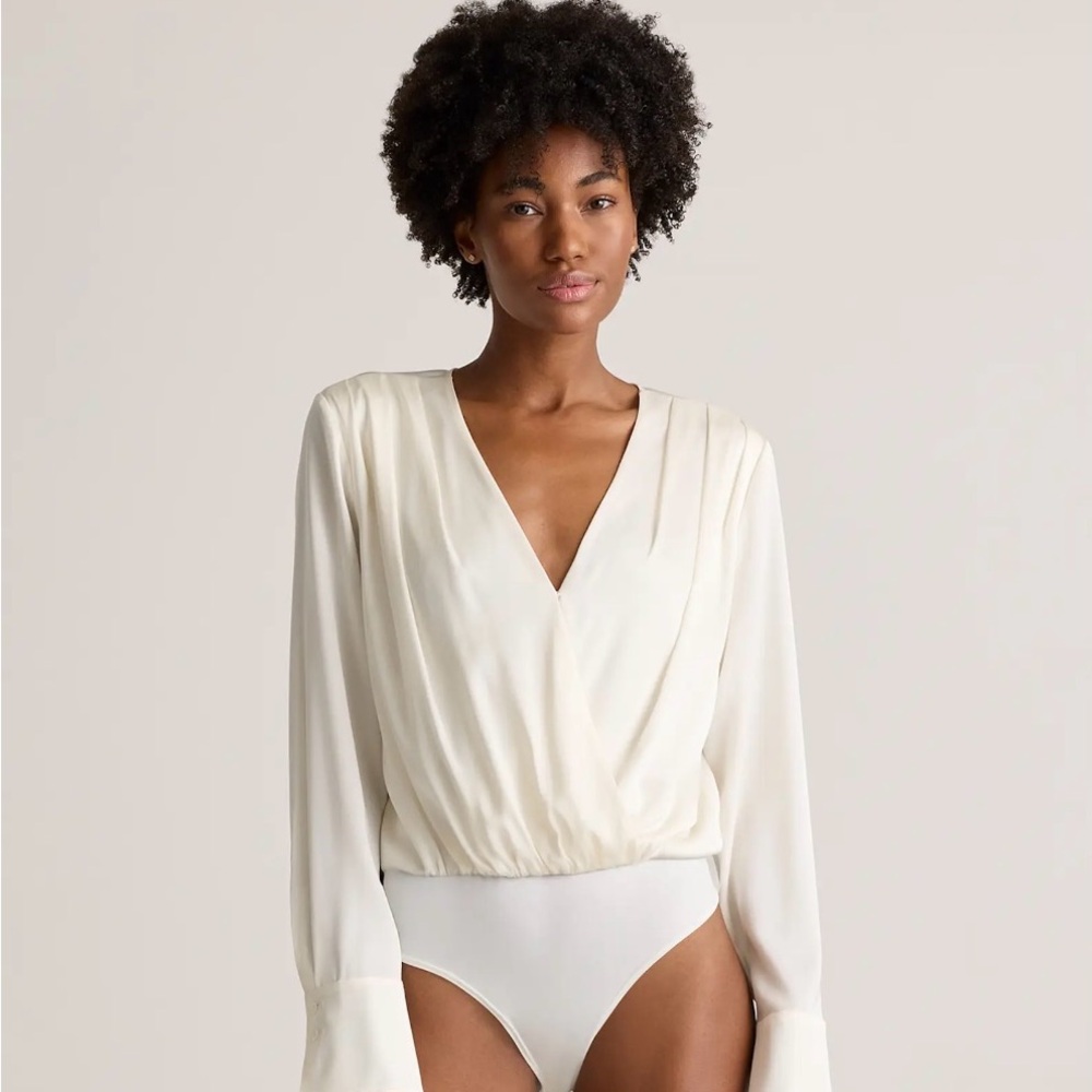 Quince 100% Washable Silk Surplice Bodysuit in Ivory Size X-Small r427